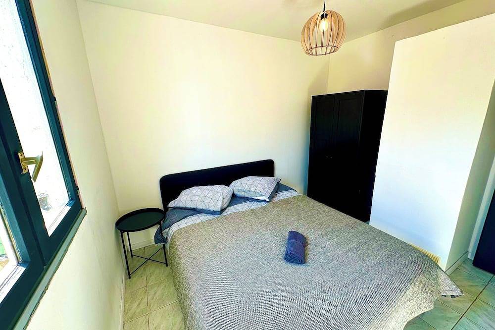 Vacation House in Quiet Village, Welcome to our 3 bedroom countryside retreet in Monnerville, Essonne