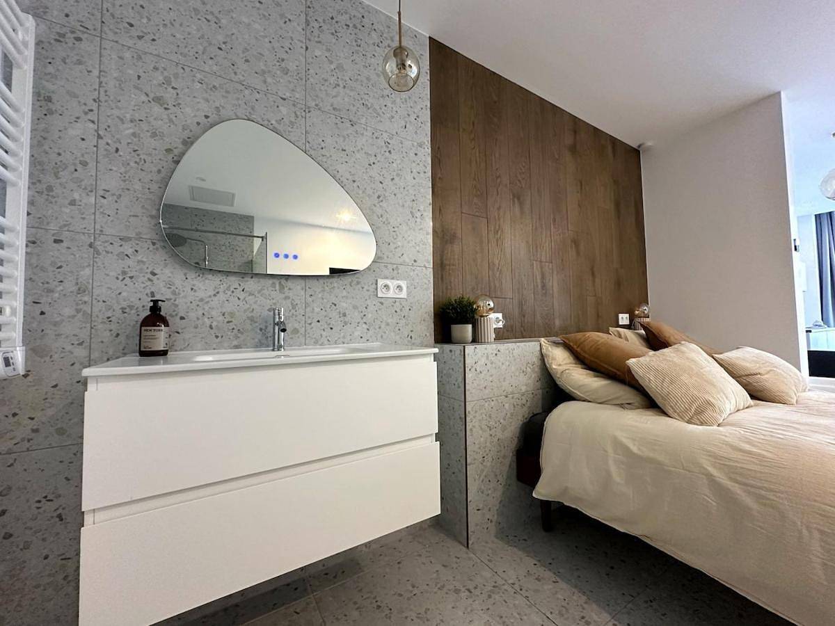 Appartement entier, L'intemporel - Balneo, Cozy, Romantic in Lambersart, Région de Lille