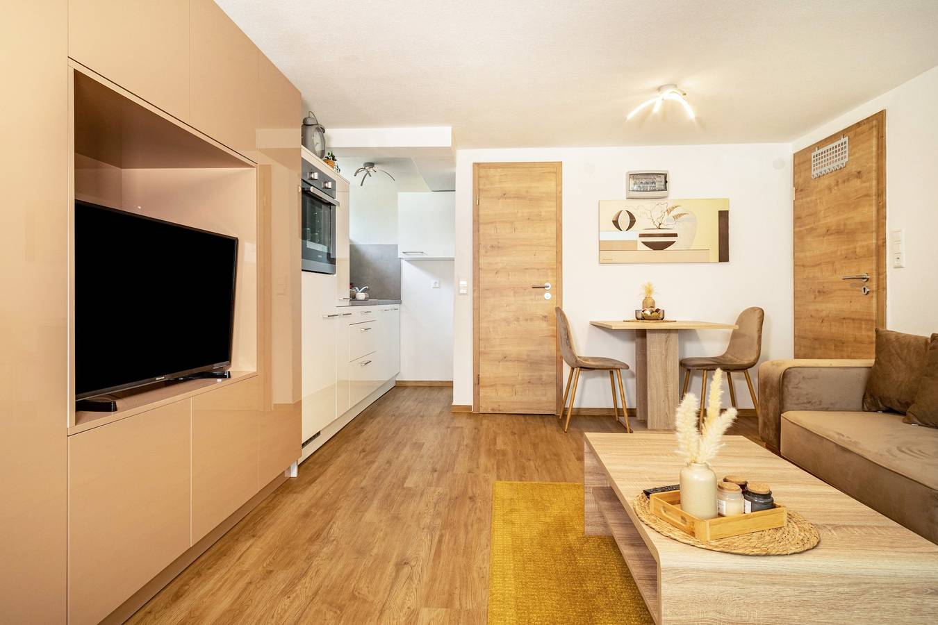 Ganze Wohnung, Souterrain-Ferienwohnung 'Am Riedlewald' mit Gemeinschaftsgarten und Wi-Fi in Friedrichshafen, Region Bodensee-Oberschwaben