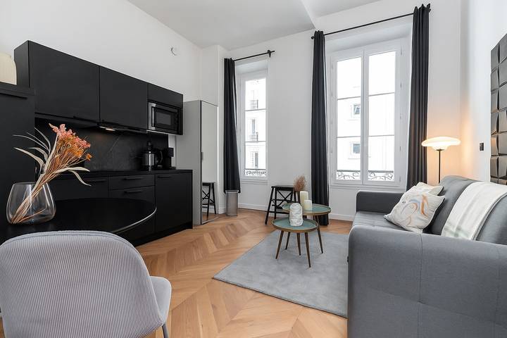 Studio entier, 7 Foch Lot 102 in Nice, Côte méditerranéenne (France)