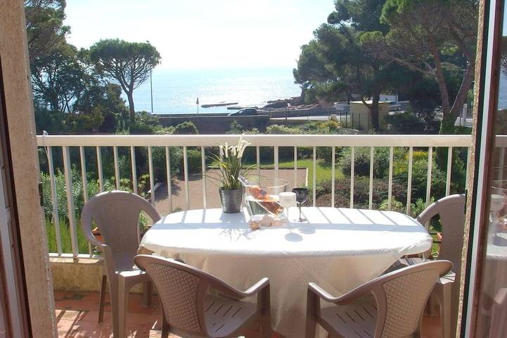 Gîte pour 4 personnes, avec jardin dans Plage de Boulouris - 4