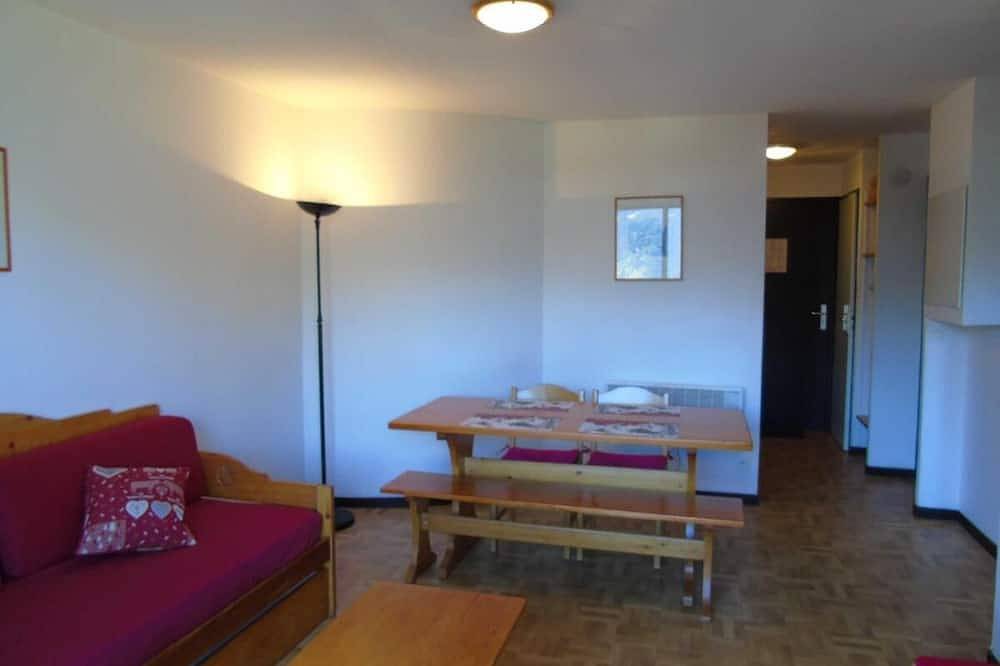 Appartement entier, 7ème étage, vue vallée, balcon, télévision, casier à ski, 32m², Valfréjus in Valfréjus, Modane