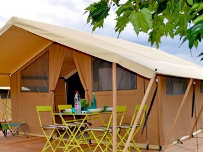 Tente pour 4 personnes, avec bassin pour enfant en Savoie - 2