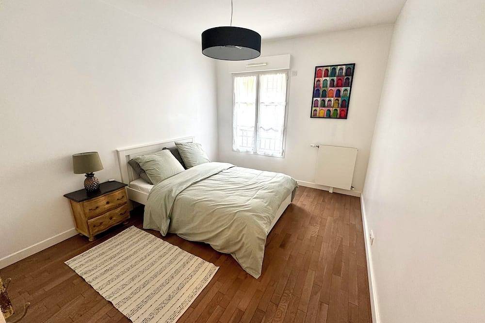 Appartement entier, Appartement 3P cosy avec loggia in Le Plessis-Robinson, Hauts-de-Seine