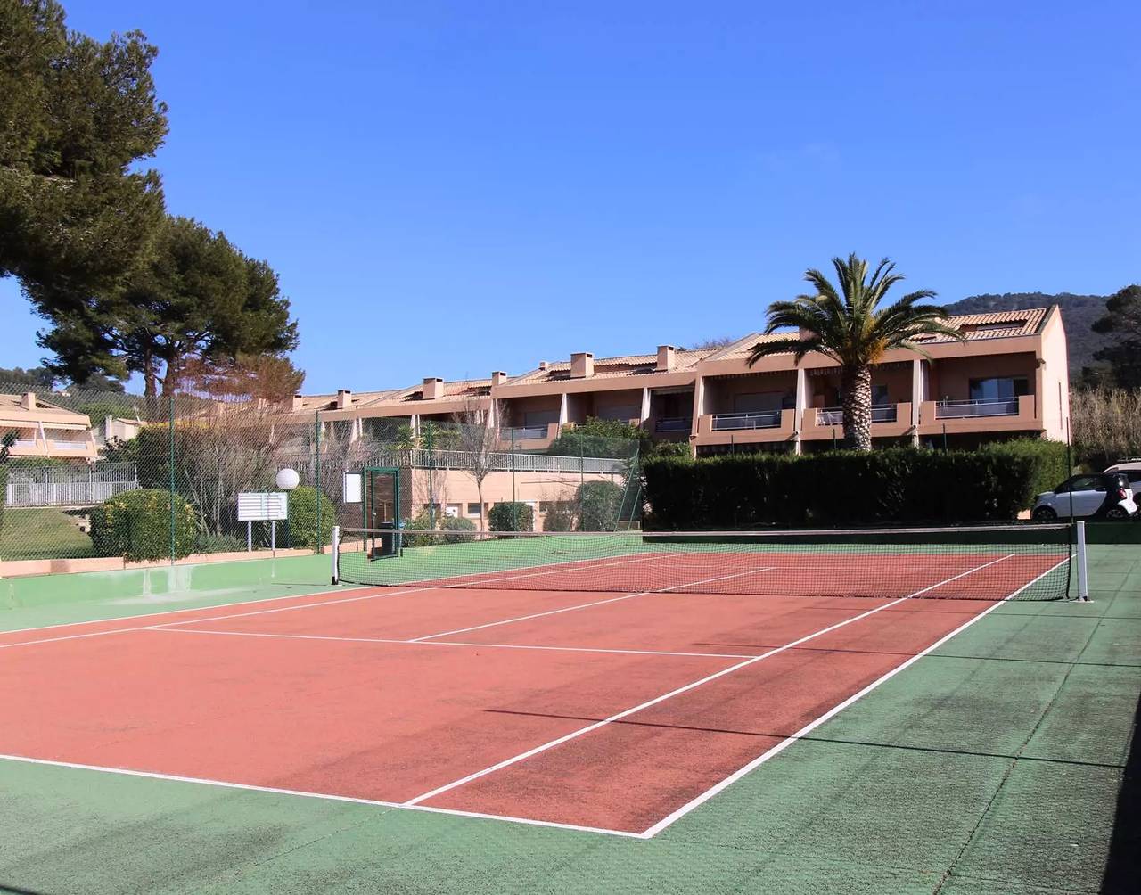 Apartamento entero, Apartamento con aire acondicionado para 4 personas cerca del mar con piscina en Pradet in Le Pradet, Region de Toulon