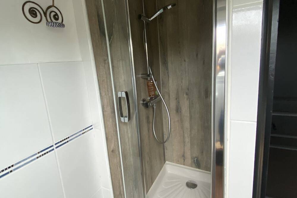 Chambre \"Au grand large\" lit de 180 Wc et Sdb  2 petits déjeuners Kitchenette in Merquetot, La Hague