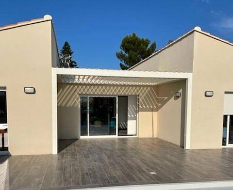 Location de vacances pour 6 personnes, avec vue et jardin ainsi que piscine et terrasse à Saint-Jean-de-Maruéjols-et-Avéjan - 4