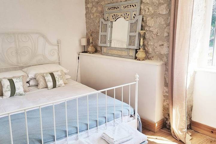 Location de vacances pour 4 personnes, avec jardin ainsi que balcon et piscine à Salles-Lavalette - 3