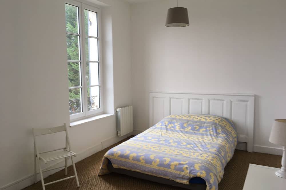 Appartement entier, Appartement de 5 pièces à 2 mn à pied du bourg. 5 mn des plages, 25 mn de Royan. in La Tremblade, Côte de Beauté