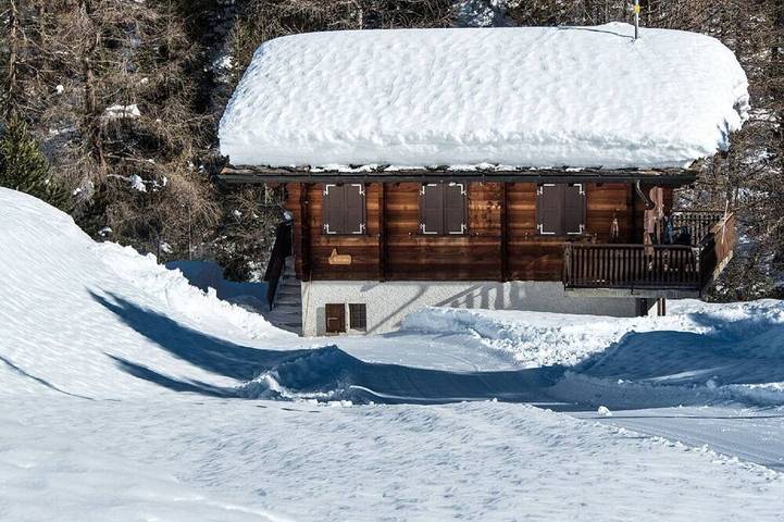 Warmes und gemütliches Chalet mit Kamin, kostenlosem WLAN und elegantem Komfort. in Arolla, Evolène