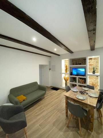 Gîte pour 4 personnes, avec jacuzzi et balcon dans Sévérac-d'Aveyron