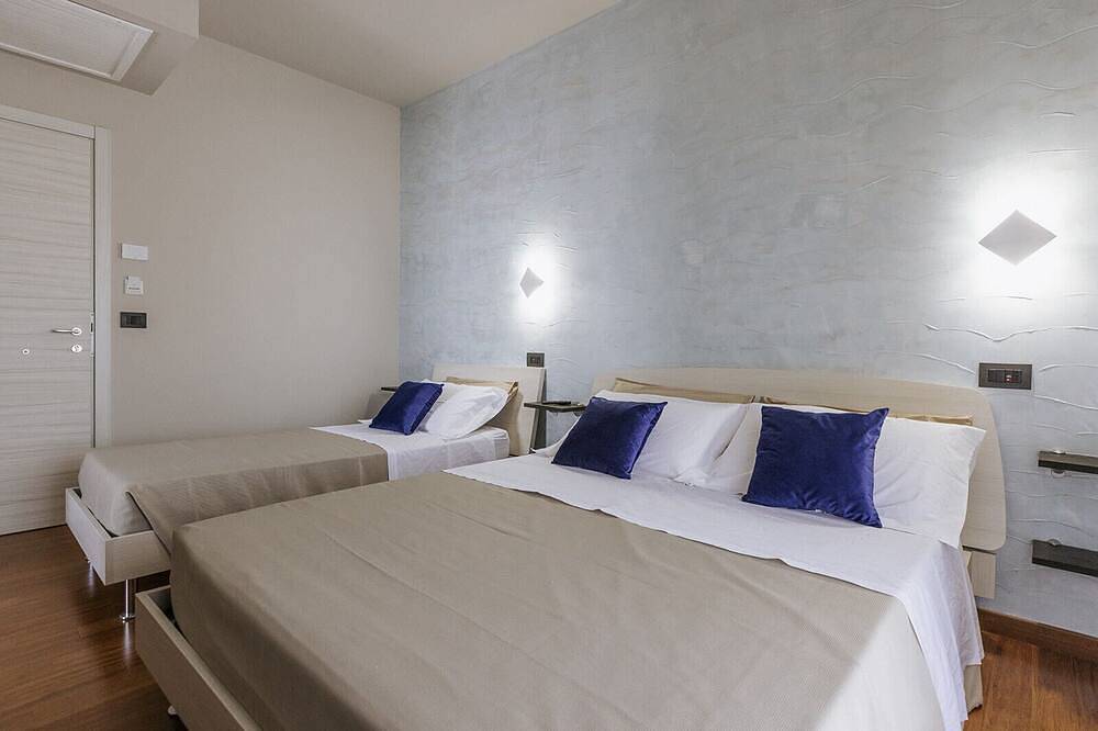 Maestrale Triple Room near the sea and the airport Karol Wojtyla in Bari, Region de Bari