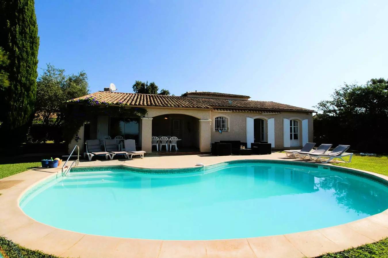 Villa pour 10 Personnes dans La Londe-les-Maures, Région de Toulon