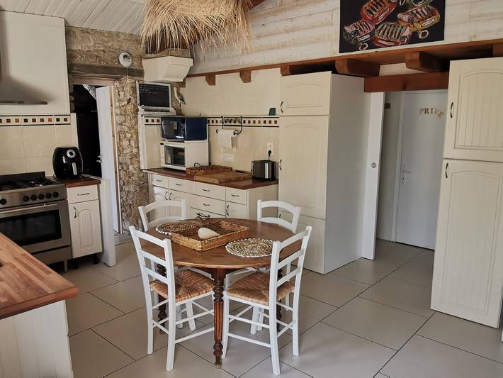 Maison en pierres avec jardin, 7 km des plages, 6 pers, 3 chambres - Le Bernard in Le Bernard, Vendée
