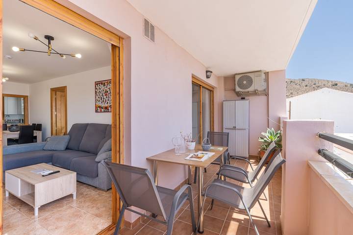 Entire apartment, Apartment 'Haza' with Sea View, Wi-Fi and Air Conditioning in Polopos - La Mamola, Cordillera Penibética