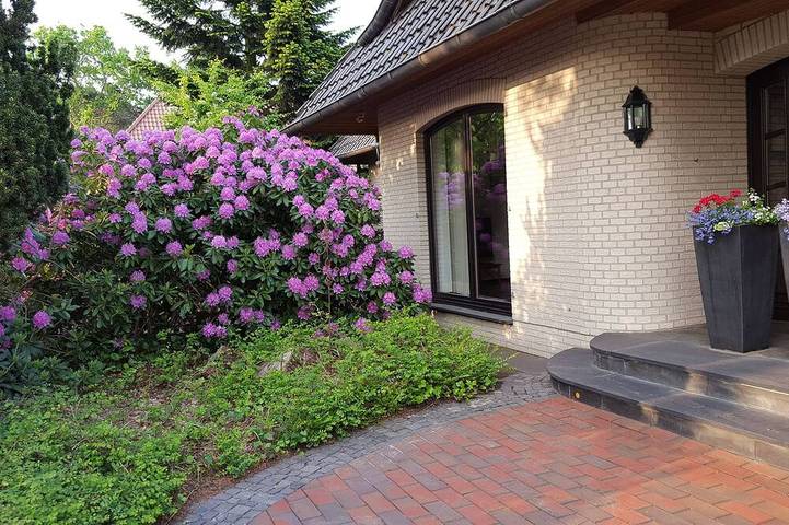 Ferienwohnung für 3 Personen, mit Whirlpool und Terrasse sowie Garten