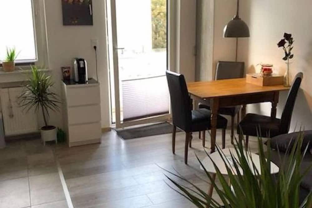 Geheel appartement, Modern 2-room apartment with balcony in the heart of Cologne... in Keulen, Rijnland