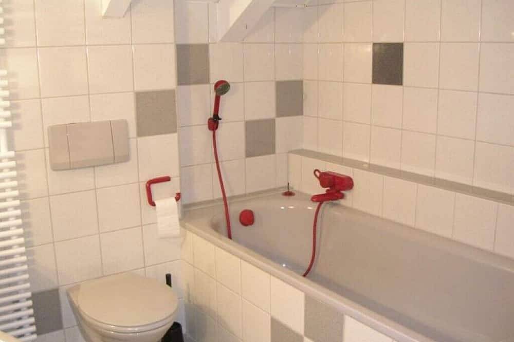 Ganze Wohnung, Ferienwohnung Benz - Nichtraucherwohnung im Dachgeschoss in Rheinfelden (Baden), Südschwarzwald