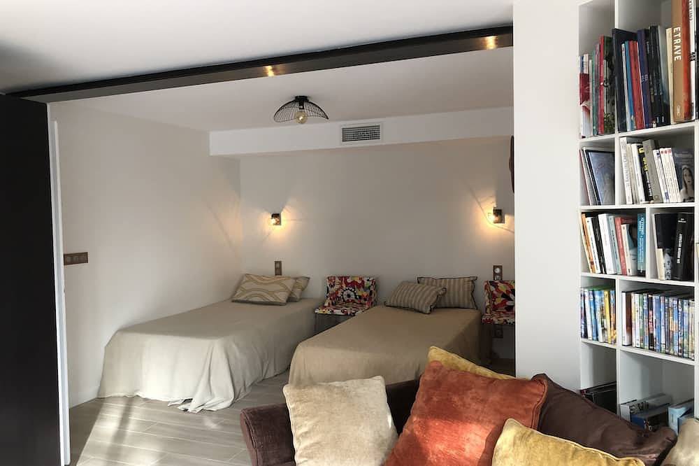 2-bedroom with pool, 2-minute walk from the sea in a park in middle of Arcachon in Arcachon, Arcachon und Umgebung
