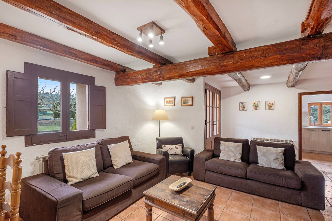 Ferme 'Vilanova' avec vue sur la montagne, piscine privée et Wi-Fi in Sagàs, Province de Barcelone