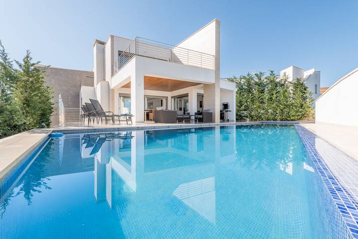 Ferienhaus für 8 Personen, mit Terrasse und Garten sowie Pool in Porto Cristo