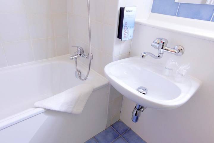 Hôtel pour 2 personnes, avec jardin, animaux acceptés à Thiers - 3