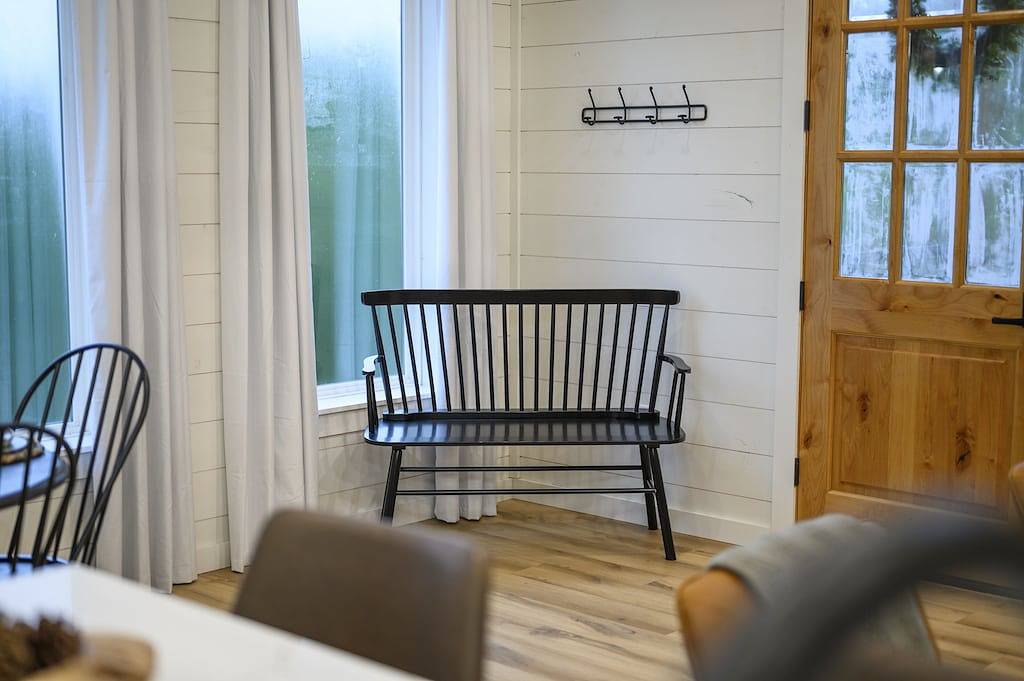 New!Pine Cone Cabin-Charming Luxury1Bedcabin that sleeps 4 surrounded by Pines in Broken Bow, Broken Bow Lake