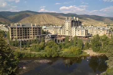 Gîte pour 4 personnes, avec balcon et sauna ainsi que jacuzzi et piscine à Avon