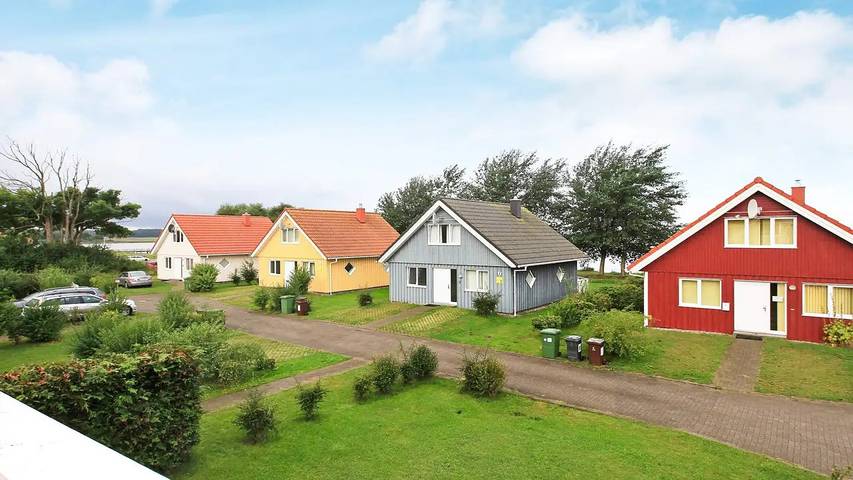 Ferienhaus mit Meerblick für 9 Personen, mit Whirlpool und Sauna sowie Terrasse in Geltinger Bucht - 4