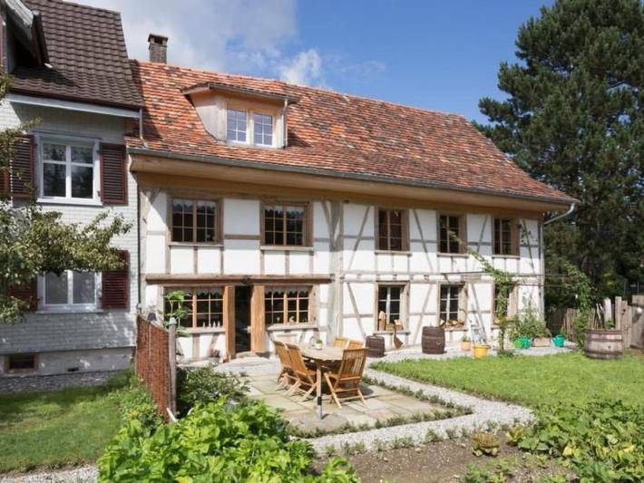 Ferienhaus für 6 Personen, mit Garten und Pool sowie Sauna und Ausblick im Thurgau