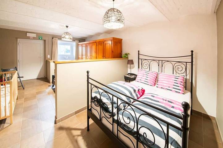 Gîte pour 8 personnes, avec terrasse ainsi que jardin et sauna dans Petit-Thier - 3