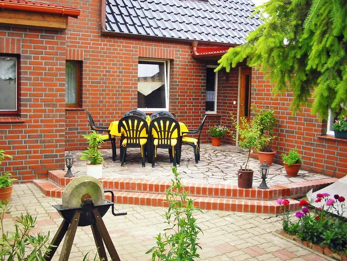 Ferienwohnung für 5 Personen, mit Terrasse und Garten in Nossentiner Hütte