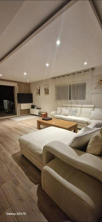 Villa pour 8 personnes, avec piscine ainsi que jardin et jacuzzi, animaux acceptés à Lattes - 2
