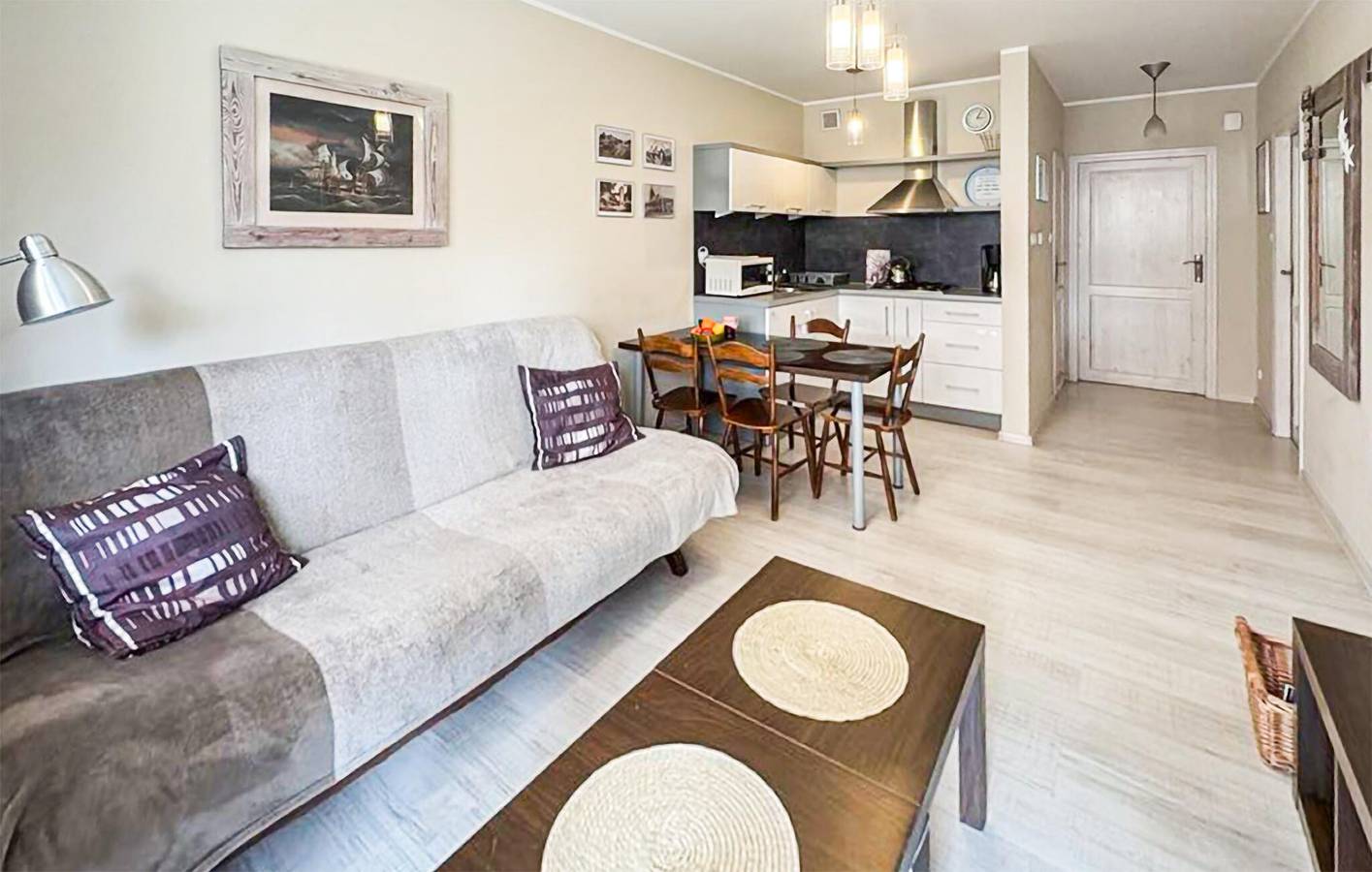 Ganze Ferienwohnung, Ferienwohnung für 5 Personen mit Terrasse in Darłowo, Powiat Sławieński