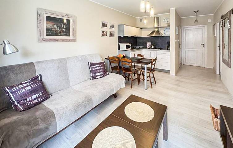 Ganze Ferienwohnung, Ferienwohnung für 5 Personen mit Terrasse in Darłowo, Powiat Sławieński