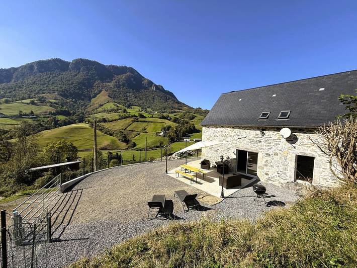 Gîte pour 6 personnes, avec terrasse, animaux acceptés dans vallée d'Aspe