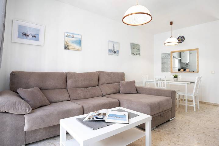 Hel lägenhet, Apartment 'Atlántico' with Balcony and Wi-Fi in Playa Barbate, Barbate