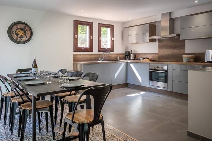 Location de vacances pour 8 personnes, avec terrasse et jardin, animaux acceptés à Bonifacio - 2