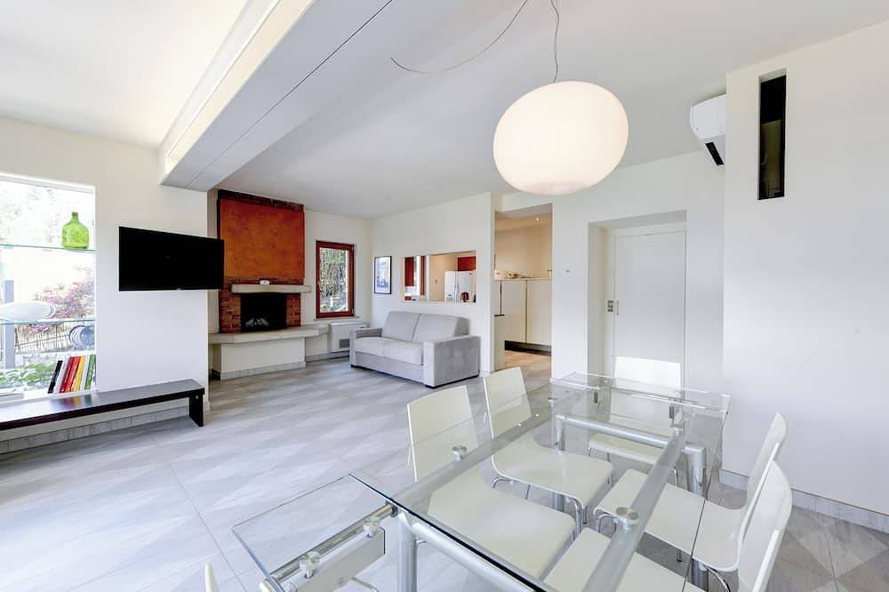 Maison Sabina Mit Wunderbarem Seeblick, Whirlpool Und Privatem Garten in Brenzone, Gardasee-Berge