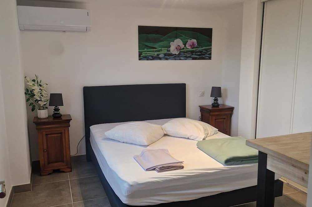 Appartement entier, Gîte à la campagne avec piscine in Sarlat-la-Canéda, Périgord Noir