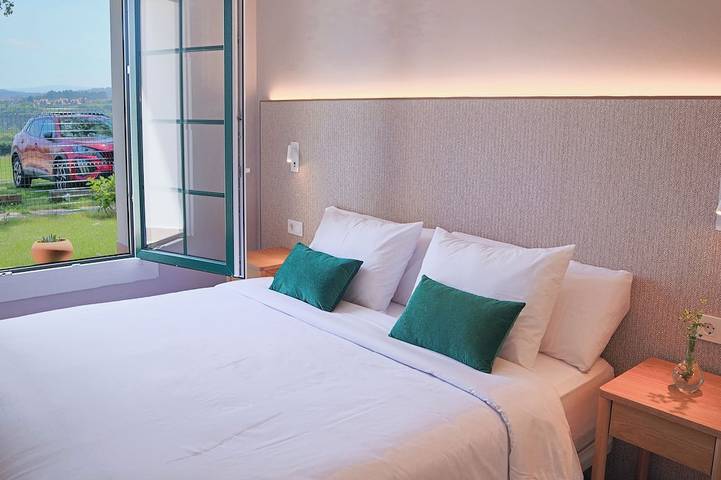 Appartement entier, \"Merón\" - Family apartment with terrace & close to the beach directly at the surf camp in Playa de Oyambre (Valdáliga), San Vicente de la Barquera