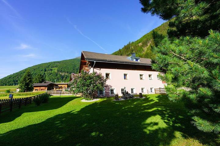 Ferienhaus für 12 Personen, mit Garten und Whirlpool sowie Sauna