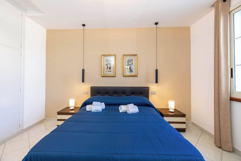 Villa Arvilla with private pool, Sleeps 12 in Piana Calzata, Provincia de Palermo