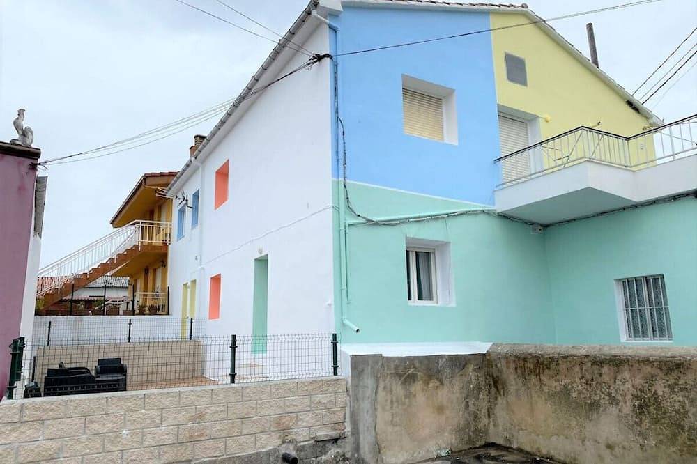 Entire apartment, Apartamento en Ajo - La Casuca de Mariche 12809 in Bareyo, Cantabrian Coast