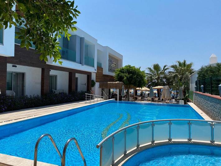 Hôtel pour 3 personnes, avec sauna ainsi que jardin et piscine