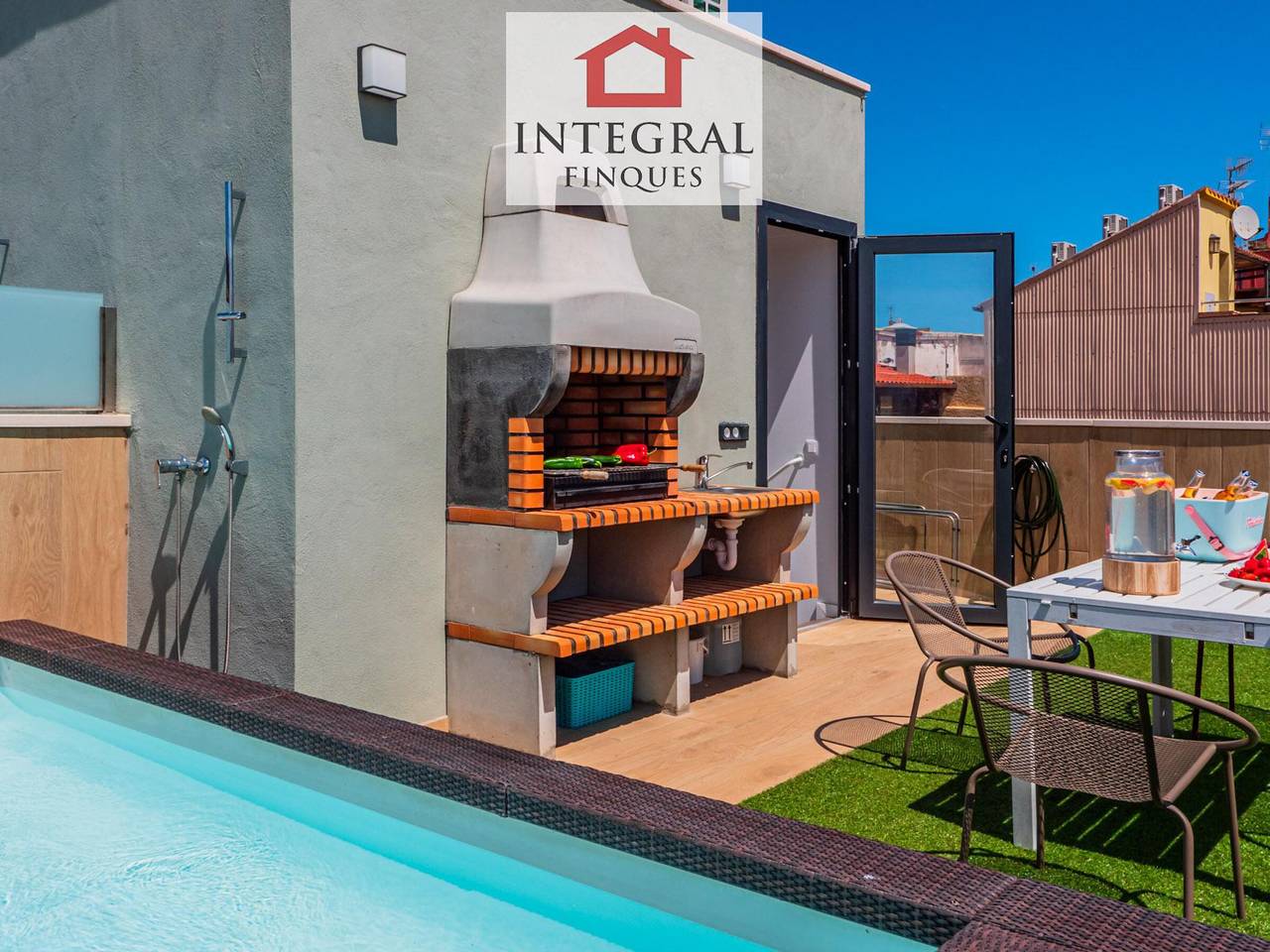 Appartement entier, Appartement 3 étages avec terrasse et piscine, à 250 m de la plage de Palamós in Palamós, Costa Brava