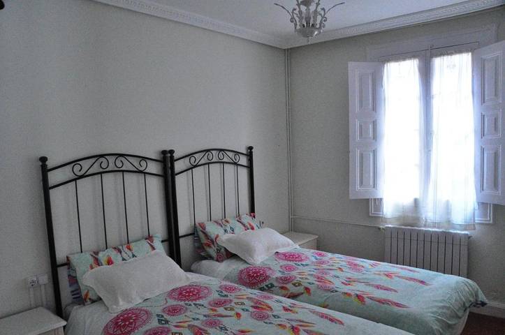 Gîte pour 7 personnes, avec Balcon et Vue à Orduña - 3