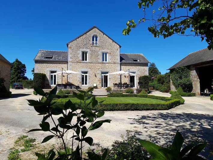 Gîte pour 9 personnes, avec Terrasse ainsi que Jardin et Vue à Saint-Germain-en-Coglès