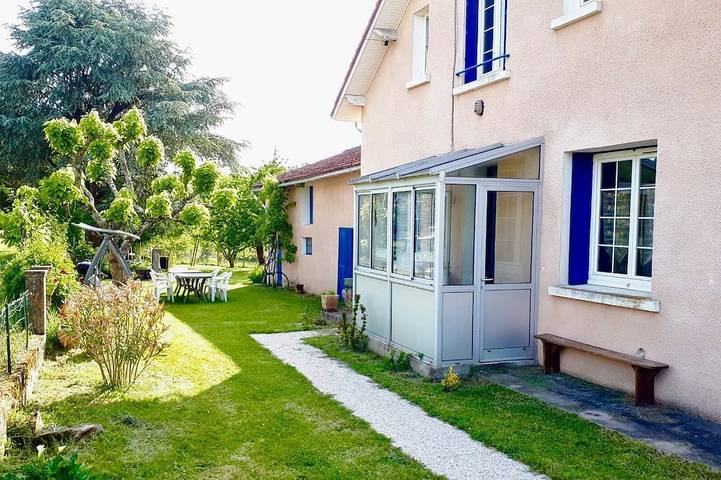 Location de vacances pour 7 personnes, avec Terrasse et Jardin à Coulounieix-Chamiers