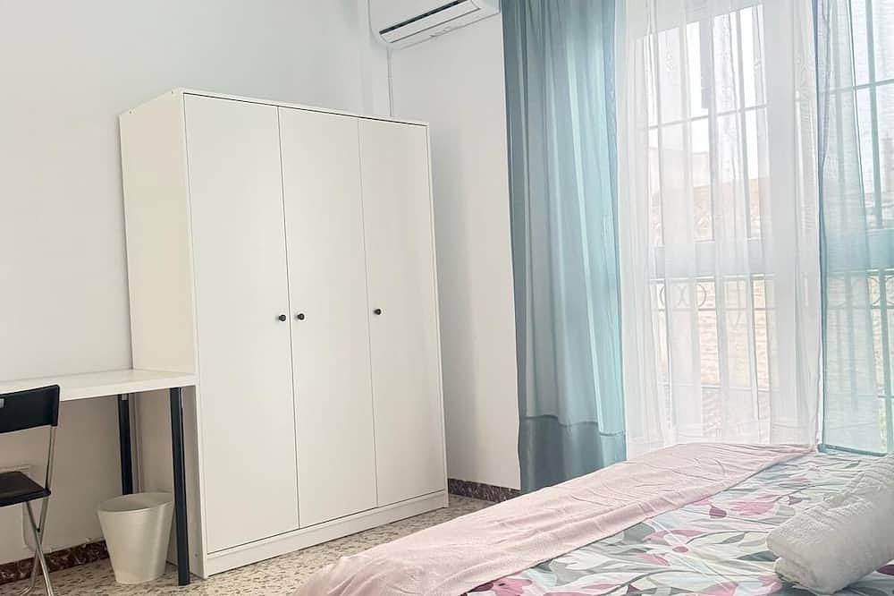 Bright House in the Heart of Dos Hermanas in Dos Hermanas, Sevilla Province